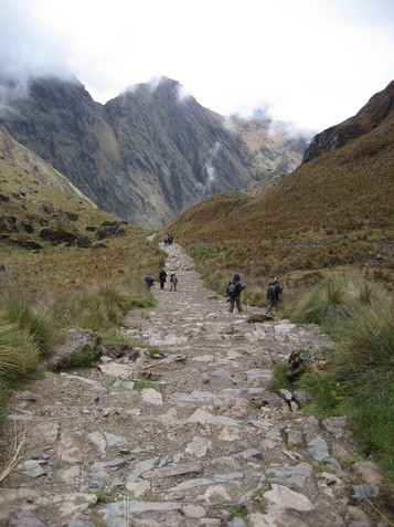 hiking dead womans pass inca trail
