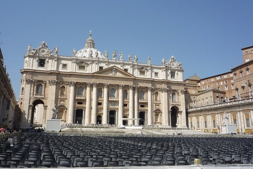 St. Peter's Basilica papal address chairs